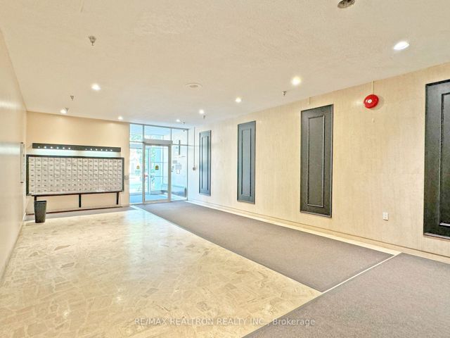 301 - 1500 Bathurst St