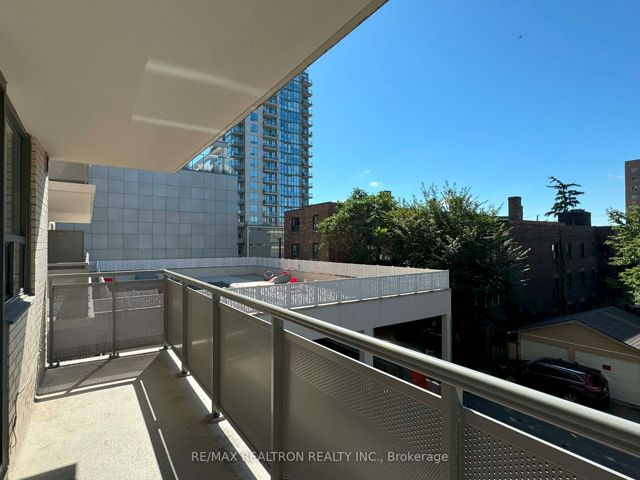 301 - 1500 Bathurst St