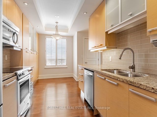 1604B - 660 Sheppard Ave E