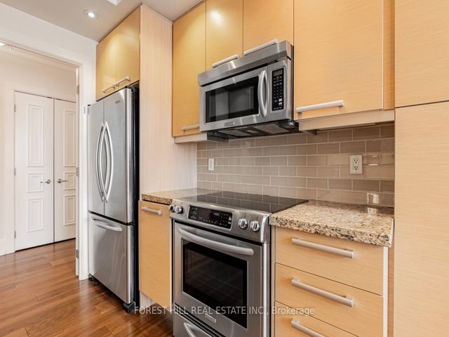 1604B - 660 Sheppard Ave E