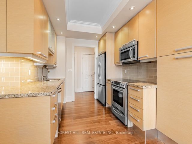1604B - 660 Sheppard Ave E
