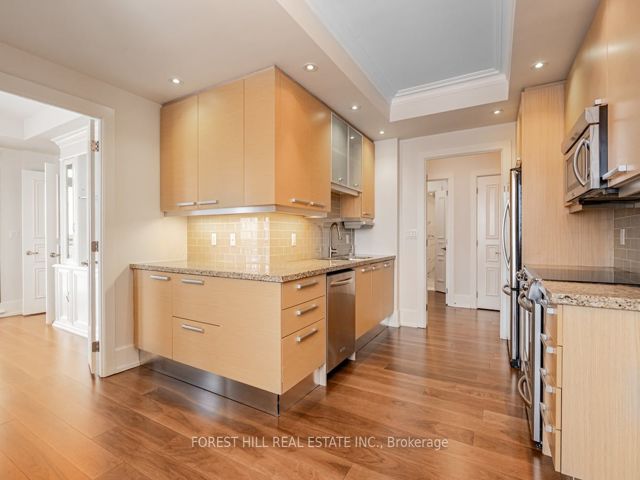 1604B - 660 Sheppard Ave E