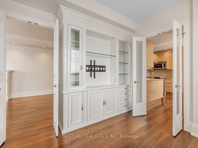 1604B - 660 Sheppard Ave E