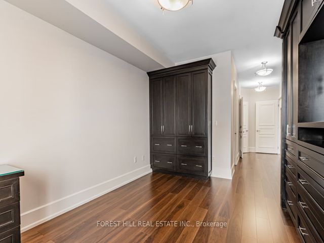 1604B - 660 Sheppard Ave E