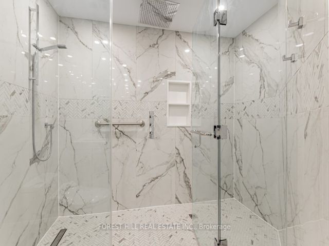 1604B - 660 Sheppard Ave E