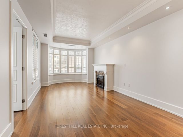 1604B - 660 Sheppard Ave E