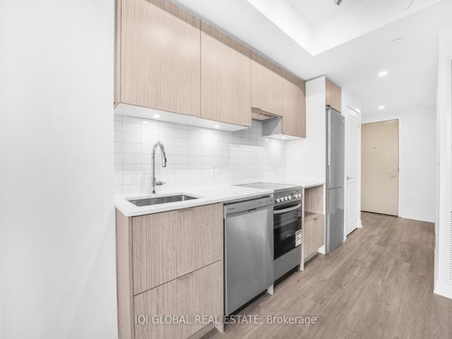 1409 - 395 Bloor St E