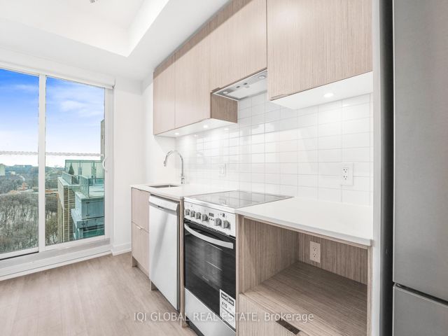 1409 - 395 Bloor St E