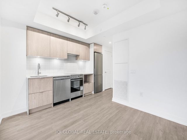 1409 - 395 Bloor St E