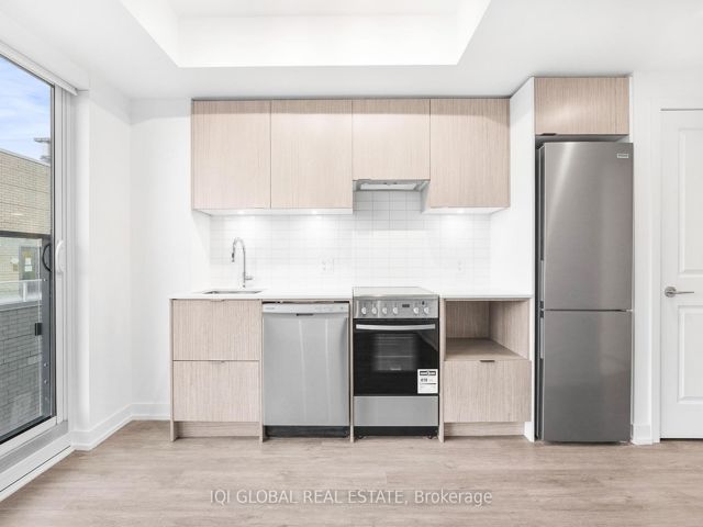 1409 - 395 Bloor St E