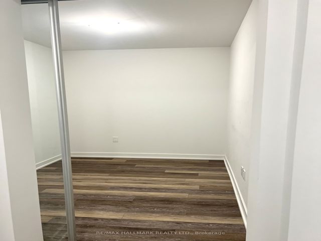 407 - 250 Lawrence Ave W