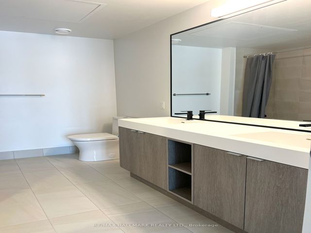 407 - 250 Lawrence Ave W
