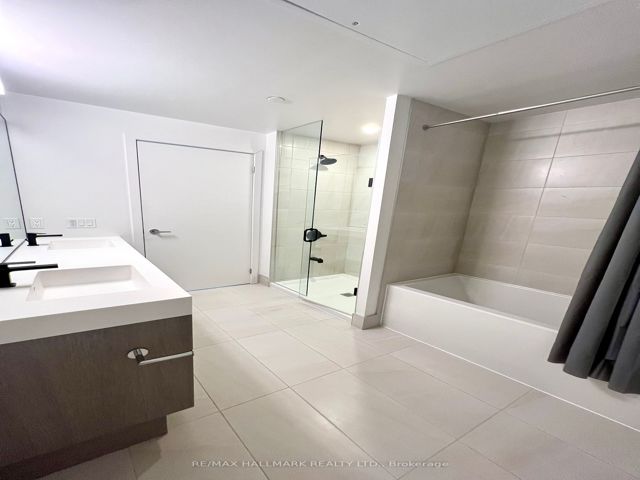 407 - 250 Lawrence Ave W