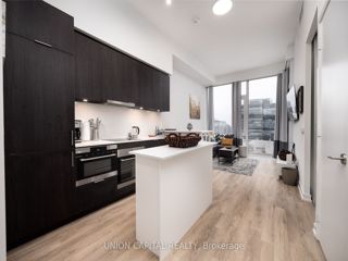 1313 - 158 Front St E