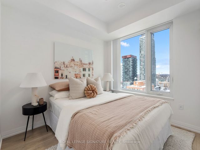 2419 - 50 Dunfield Ave