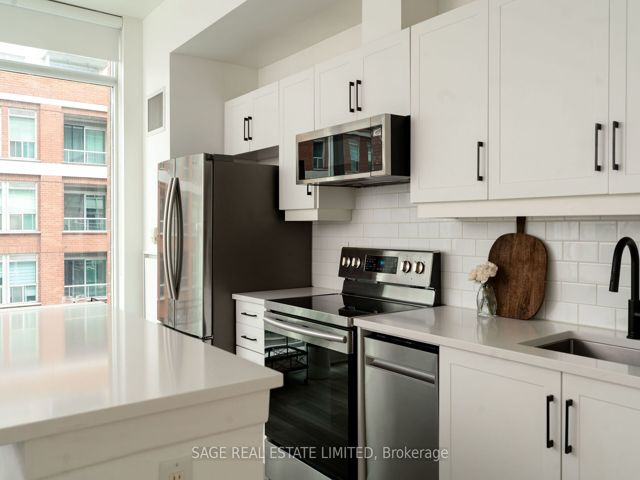 717 - 333 Adelaide St