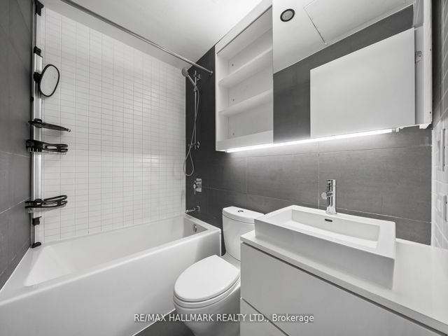 917 - 51 Trolley Cres