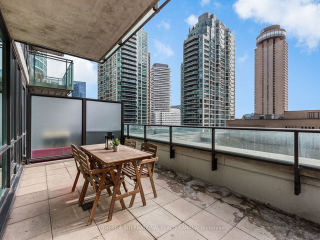 509 - 33 Bay St