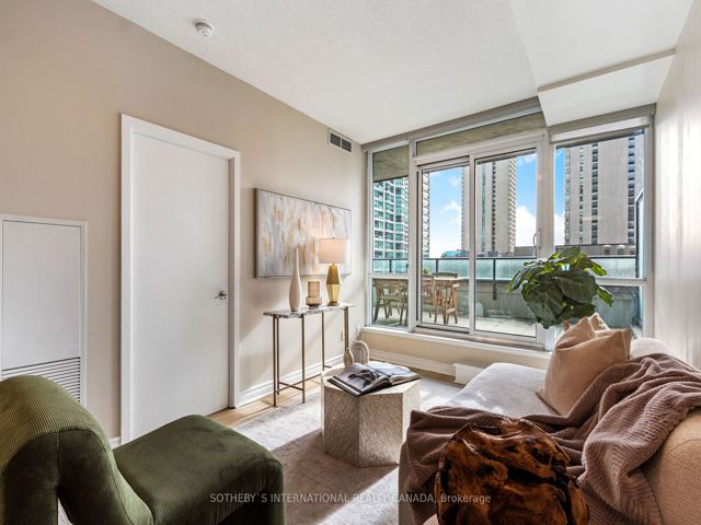 509 - 33 Bay St