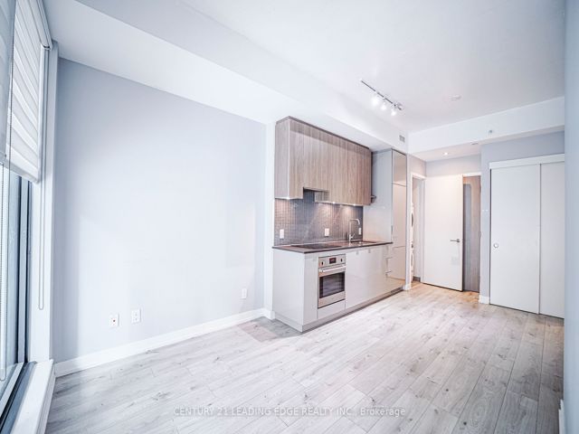 223 - 161 Roehampton Ave