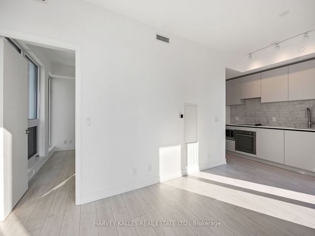 2105 - 55 Mercer St