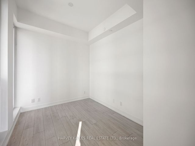 2105 - 55 Mercer St