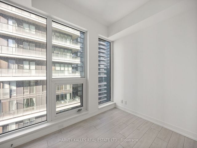 2105 - 55 Mercer St