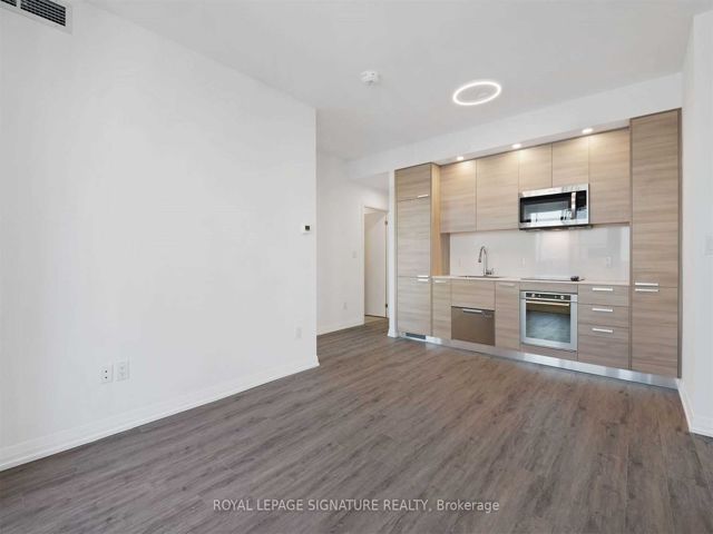 2616 - 75 Canterbury Pl