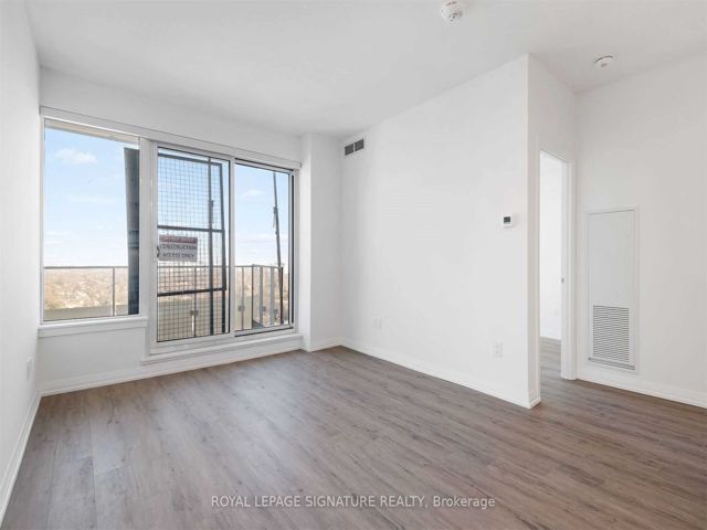 2616 - 75 Canterbury Pl