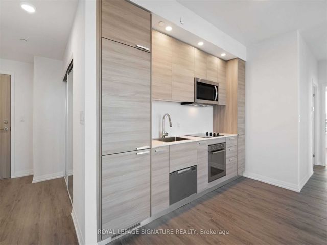 2616 - 75 Canterbury Pl