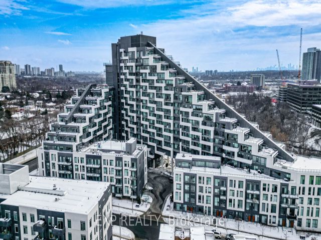 740 - 25 Adra Grado Way
