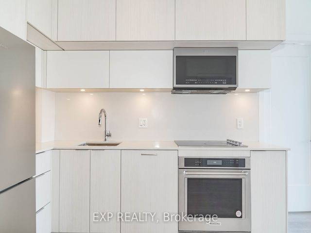 740 - 25 Adra Grado Way