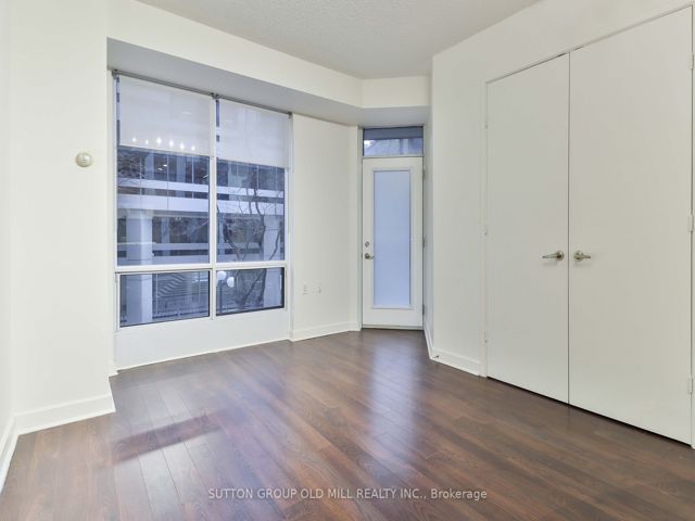 208 - 85 Bloor St E