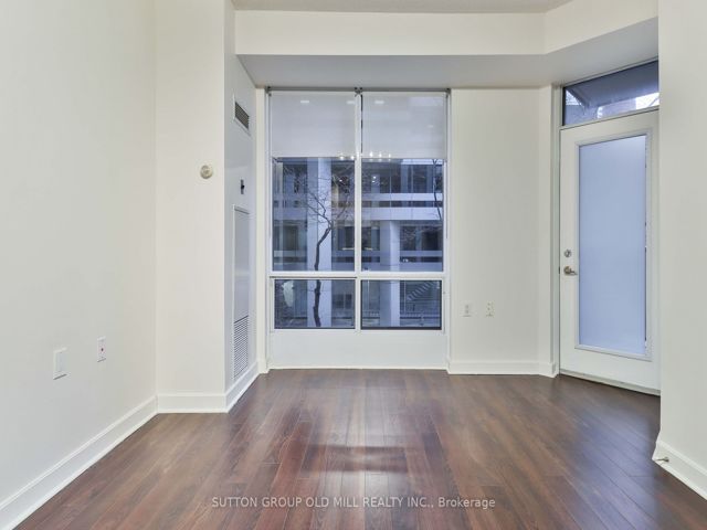 208 - 85 Bloor St E