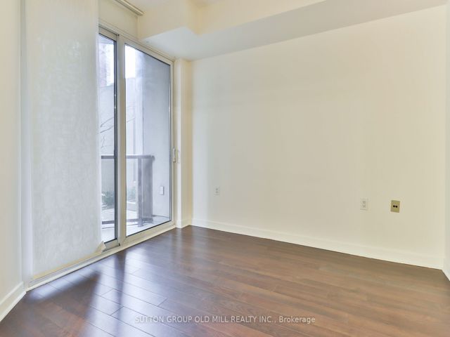 208 - 85 Bloor St E