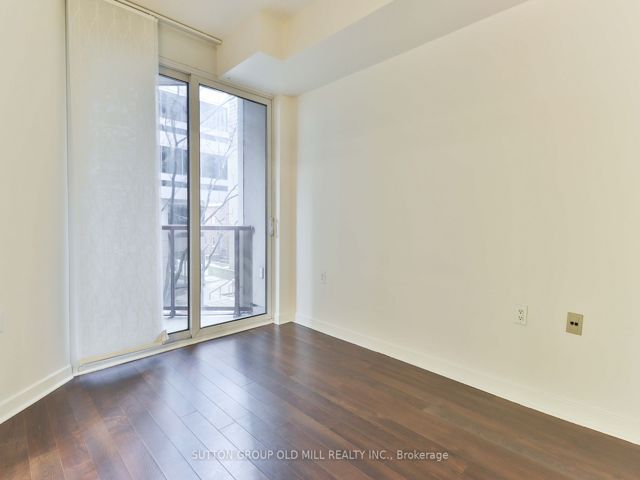 208 - 85 Bloor St E