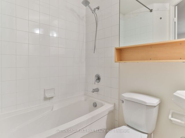 208 - 85 Bloor St E