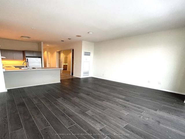2202 - 7 King St E