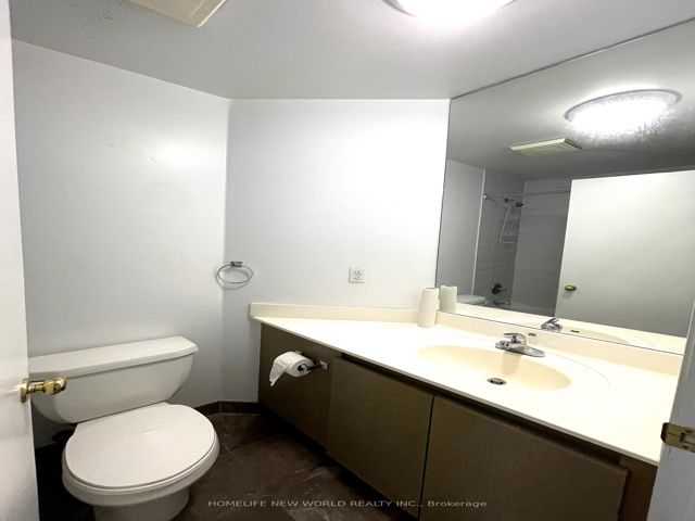 2202 - 7 King St E