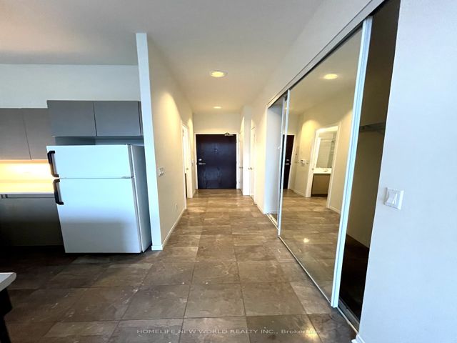 2202 - 7 King St E