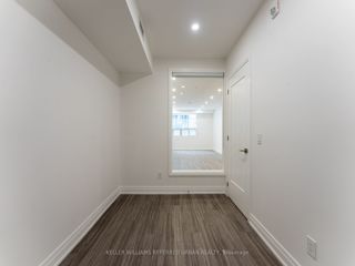 202 - 475 Queen St W