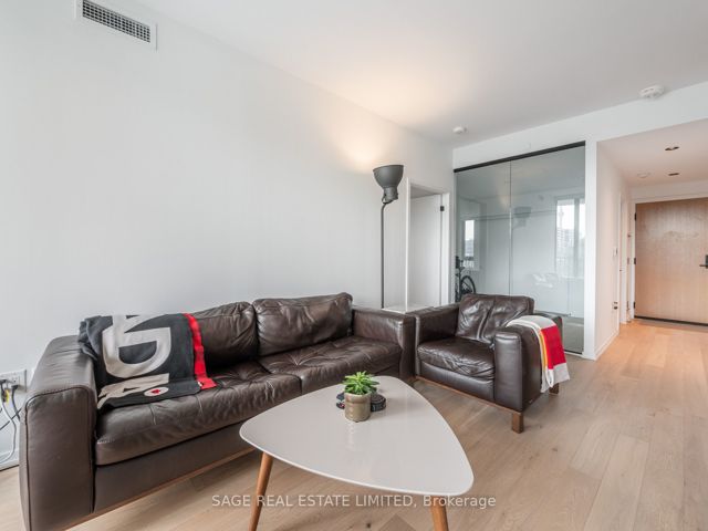404 - 41 Dovercourt Rd