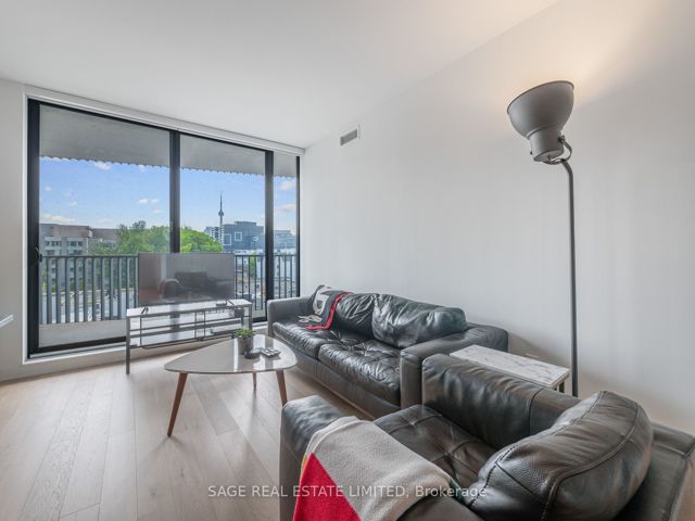 404 - 41 Dovercourt Rd