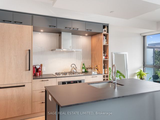 404 - 41 Dovercourt Rd