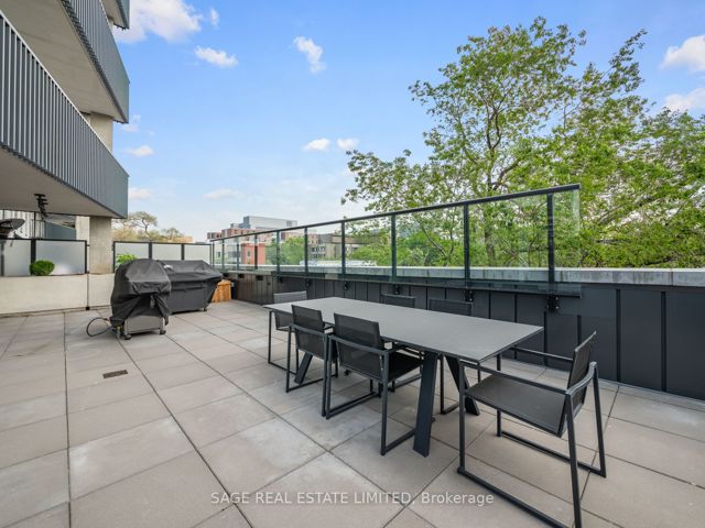 404 - 41 Dovercourt Rd