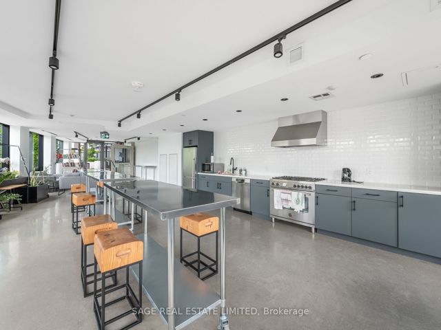 404 - 41 Dovercourt Rd