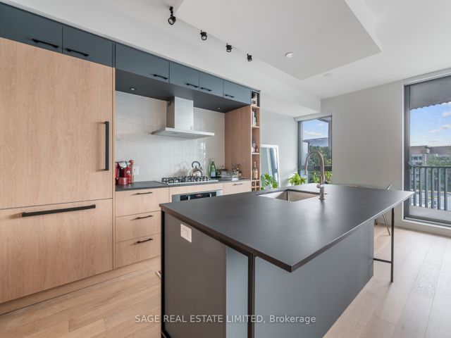 404 - 41 Dovercourt Rd