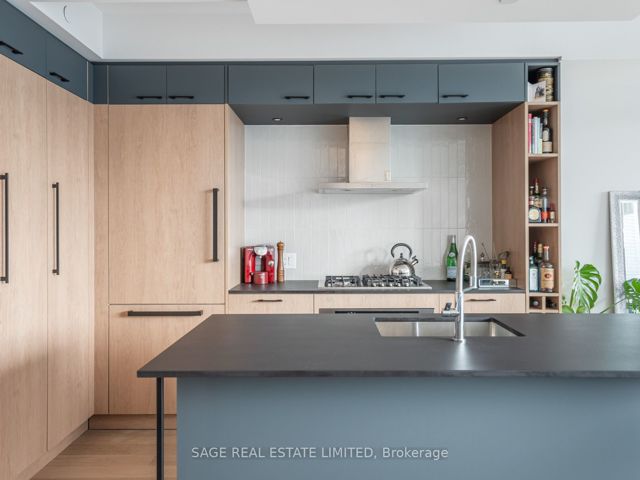 404 - 41 Dovercourt Rd