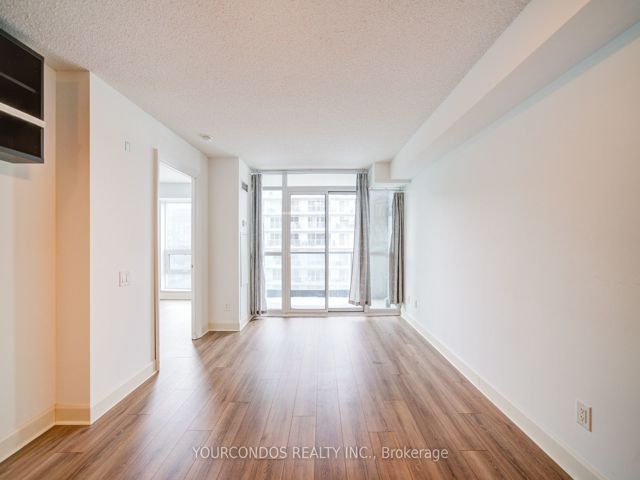 829 - 525 Wilson Ave
