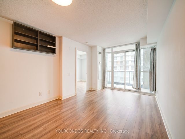 829 - 525 Wilson Ave